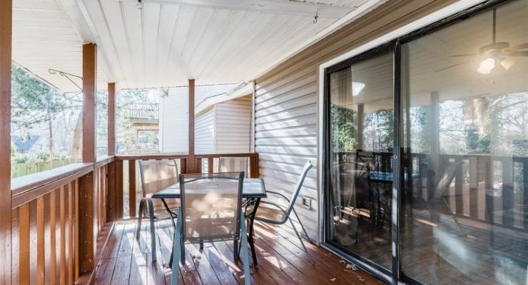STAY GVL Lake Hartwell back deck